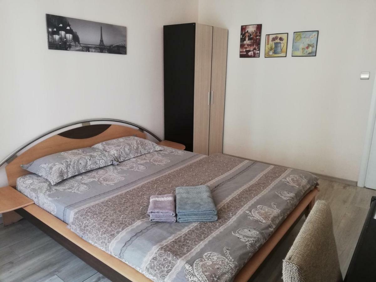 South Park Apartment *